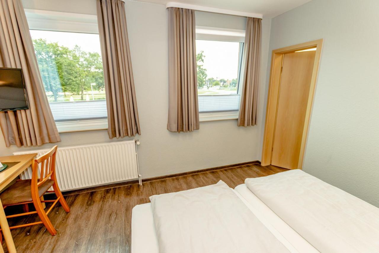 Hotel Herbers Südbrookmerland エクステリア 写真